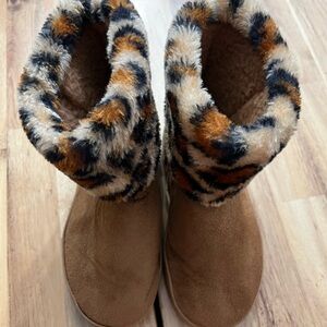 Bebe Girls Tan Faux Suede Boots w/ Leopard Faux Fur Trim | Size 2